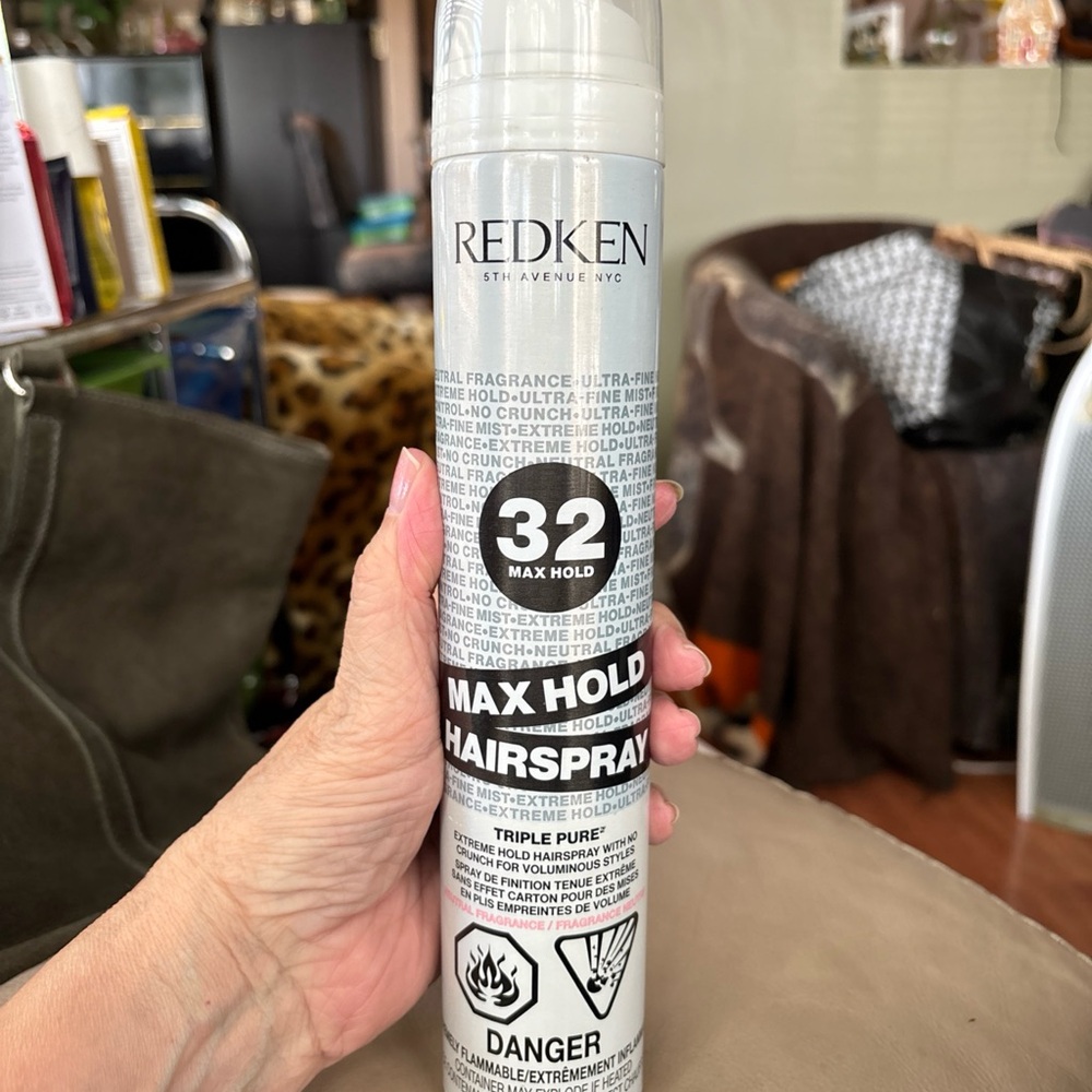 Redken 32 has Triple Pure Max Hold Hairspray 256g. New!